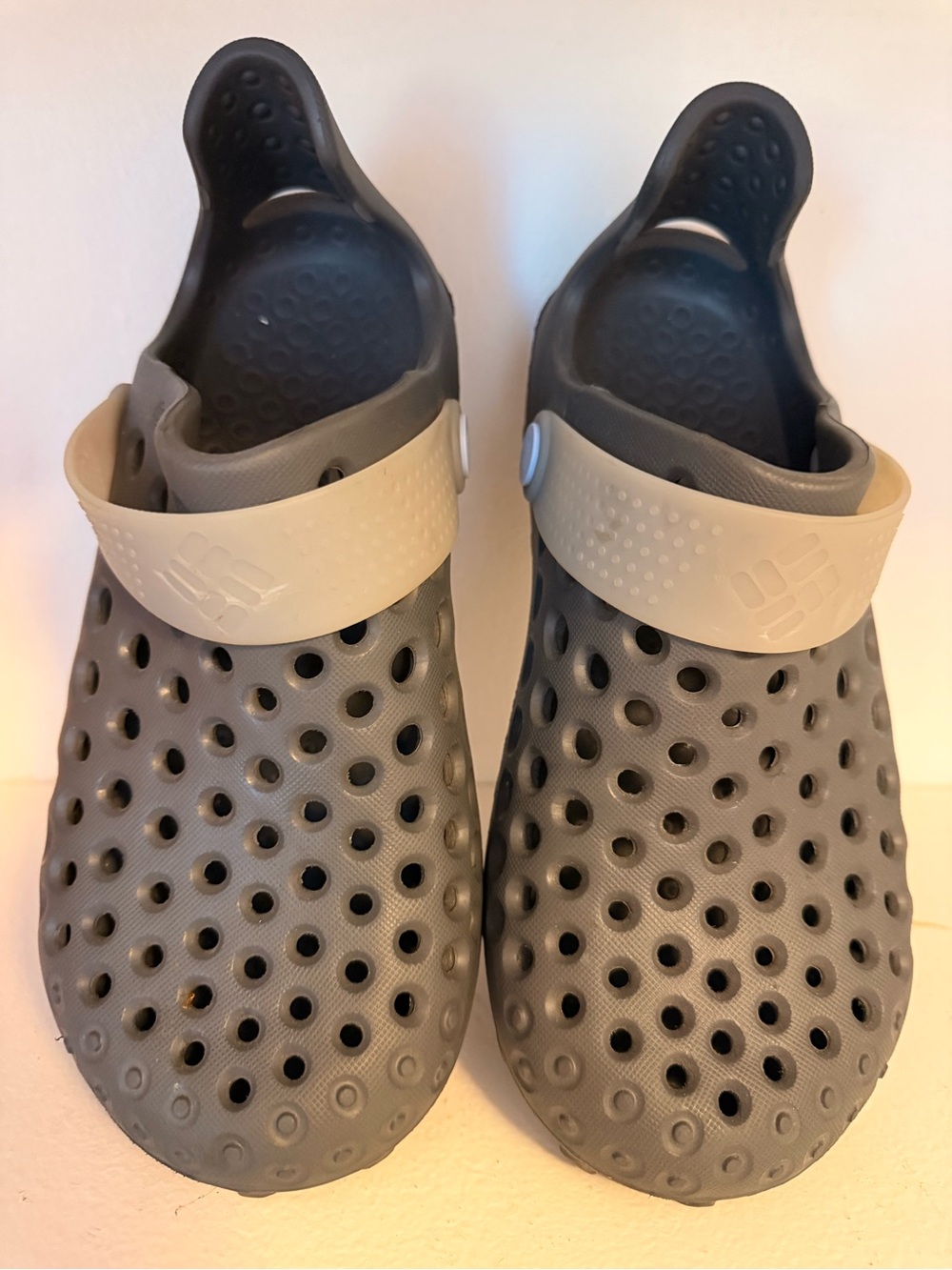 Columbia Creeksider Gray and Tan Water Shoes Women’s Size 8